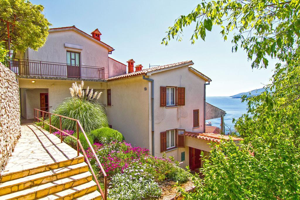 Apartments Rabac 981 Buitenkant foto