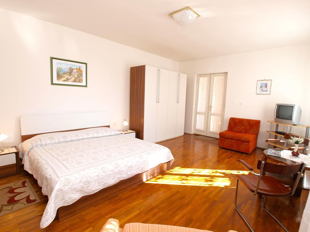Apartments Rabac 981 Buitenkant foto
