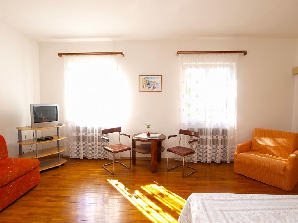 Apartments Rabac 981 Buitenkant foto